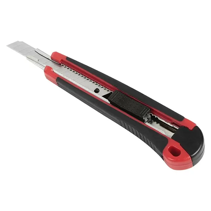 BAUHAUS Cuttermesser - Klingenbreite: 9 mm, Abbrechklinge, Material Griff: Gummi/Kunststoff - Diagonale Ansicht