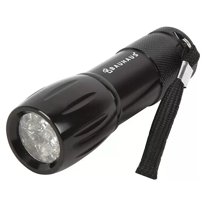 BAUHAUS LED-Taschenlampe - Schwarz, Aluminium - Diagonale Ansicht