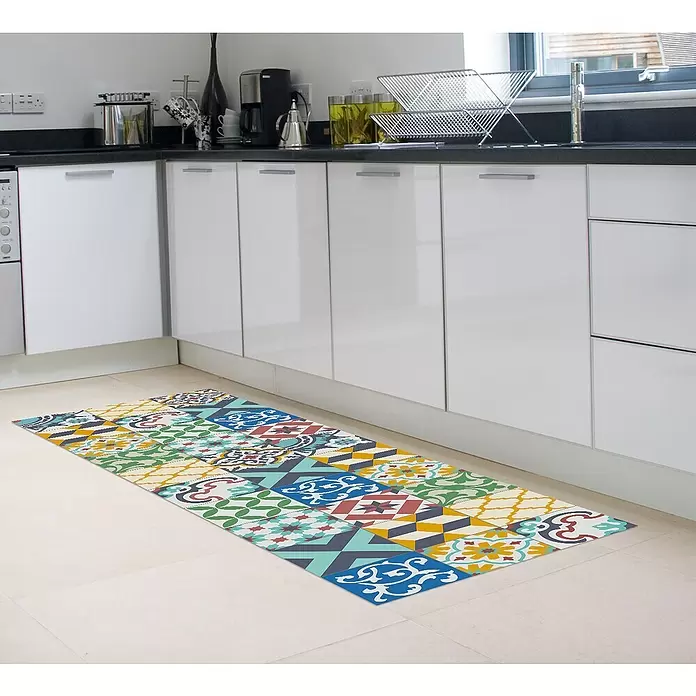 Alfombra de vinilo Croma Patch Colorista - Multicolor, 200 x 60 cm - Foto ambiente