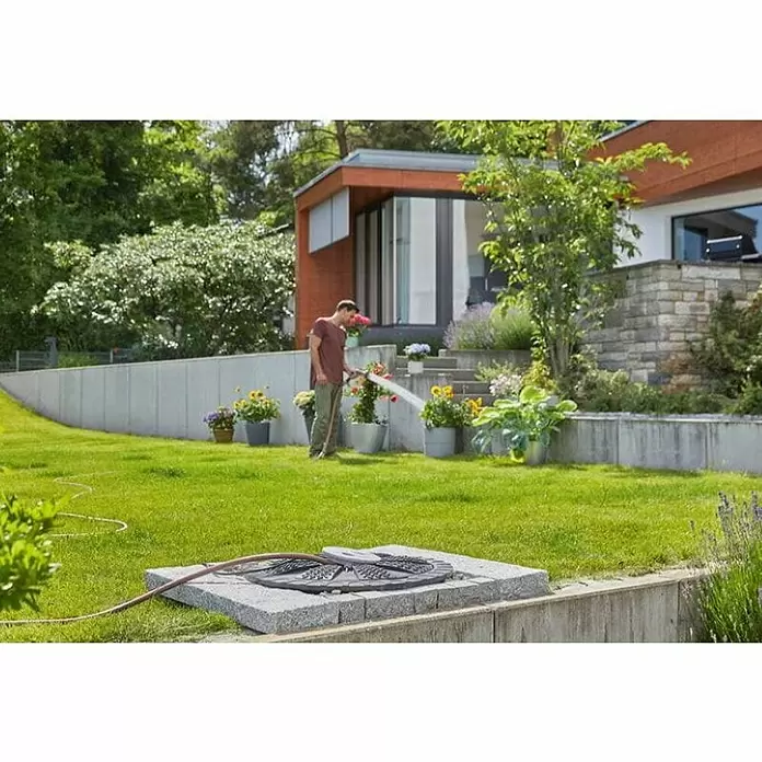 Gardena Tlačna potopna pumpa 4700/2 - 550 W, Maksimalni protok: 4.700 l/h - Proizvod u upotrebi