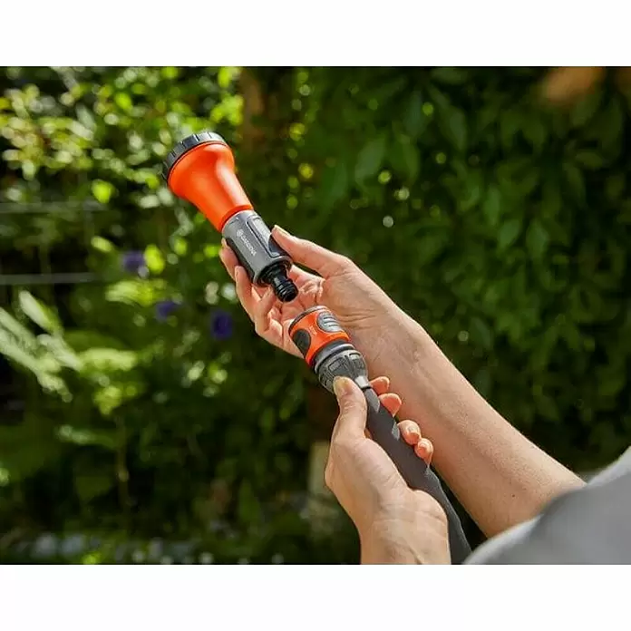 Gardena Vrtno crijevo Liano - Dužina crijeva: 10 m, Promjer crijeva: 13 mm (½″) - Proizvod u upotrebi