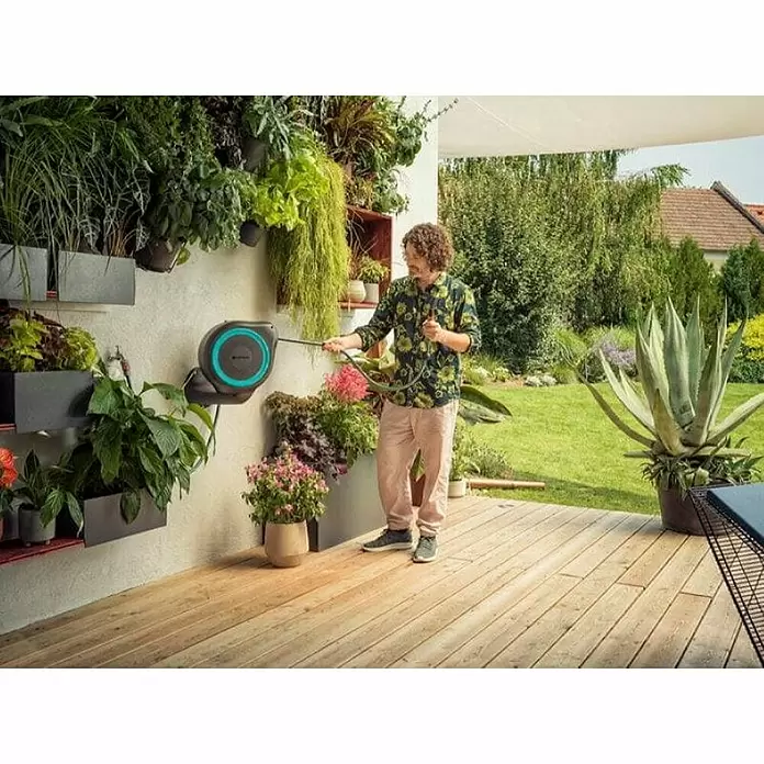 Gardena Zidni nosač crijeva - Dužina crijeva: 20 m - Proizvod u upotrebi