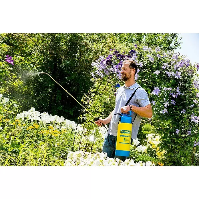 Gloria Drucksprühgerät Primex 5 mit Messing Verlängerungsrohr - 5 l - Anwendungsbeispiel