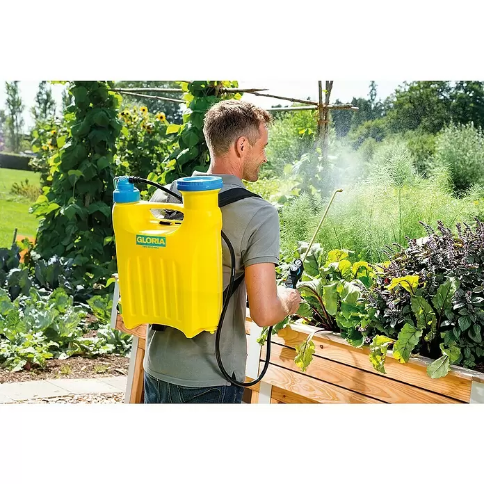 Gloria Kolbenrückensprühgerät Hobby 1200 - Füllmenge: 12 l, Geeignet für: Biologische Spritzmittel - Anwendungsbeispiel