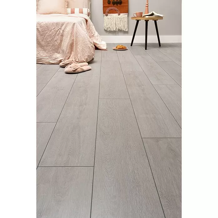CanDo Laminaat Basic Groove Eiken Lichtgrijs - 130 cm x 20,5 cm x 7 mm, Planken - Sfeeropname