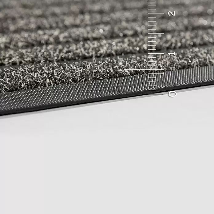 Astra Türmatte Scraper Line - Anthrazit/Schwarz, 40 x 60 cm, 100 % Polypropylen - Anwendungsbeispiel