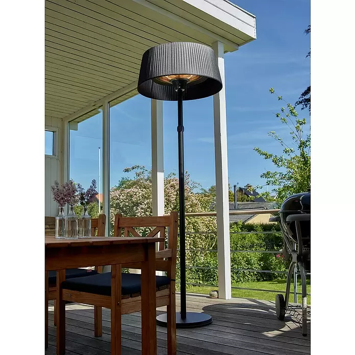 Halogen-Heizstrahler - Höhe: 205 cm, 2.100 W, Höhenverstellbar - Stimmungsaufnahme