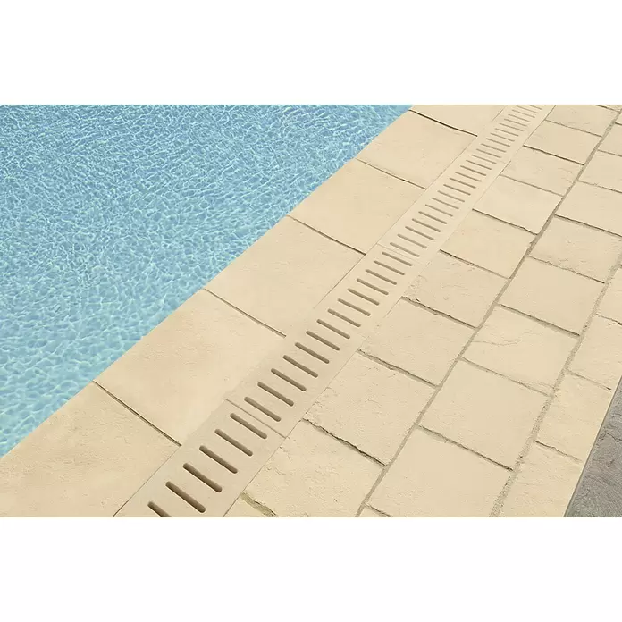 SAS Domus Beckenrandstein-Set - L x B x S: 40 cm x 37 mm x 6,5 cm, Geeignet für: Pools, Material: Beton, Farbe: Crema - Stimmungsaufnahme