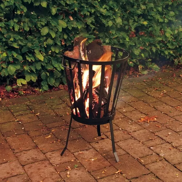 Esschert Design Fancy Flames Košara za vatru - Ø x V: 34,8 x 56,8 cm, Crne boje - Proizvod u upotrebi