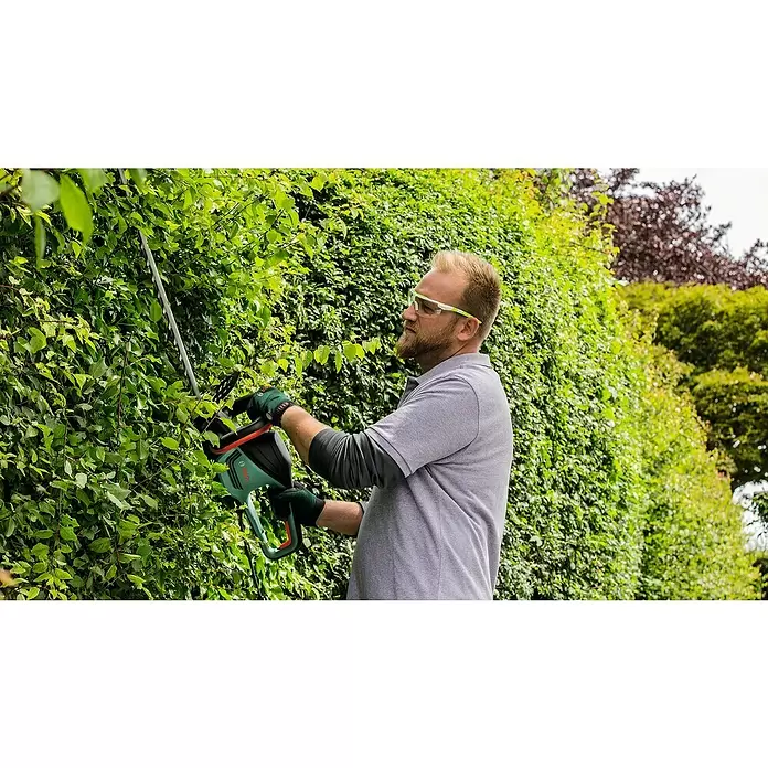 Bosch Električne škare za živicu - 500 W, Duljina reza: 70 cm - Proizvod u upotrebi