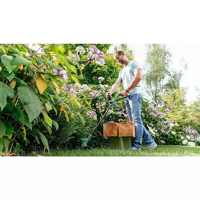Bosch Električni trimer za travu EasyGrassCut 23 - 280 W, Širina reza: 23 cm - Proizvod u upotrebi