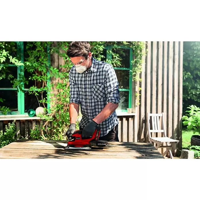 Einhell Power X-Change Bežična vibracijska brusilica TE-OS 18/230 Li-Solo - 18 V, Broj oscilacija pri nazivnom opterećenju: 14.000 okr/min - 24.000 okr/min, Brusna površina: 115 x 230 mm - Proizvod u upotrebi