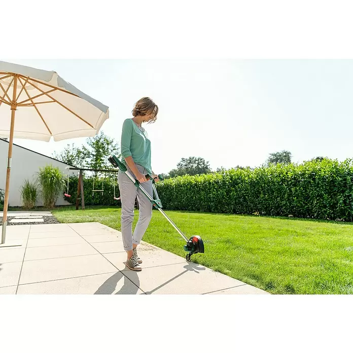 Bosch 18 V Power for All Akumulatorski trimer - 18 V, 2,5 Ah, 1 baterija, Širina reza: 26 cm - Proizvod u upotrebi