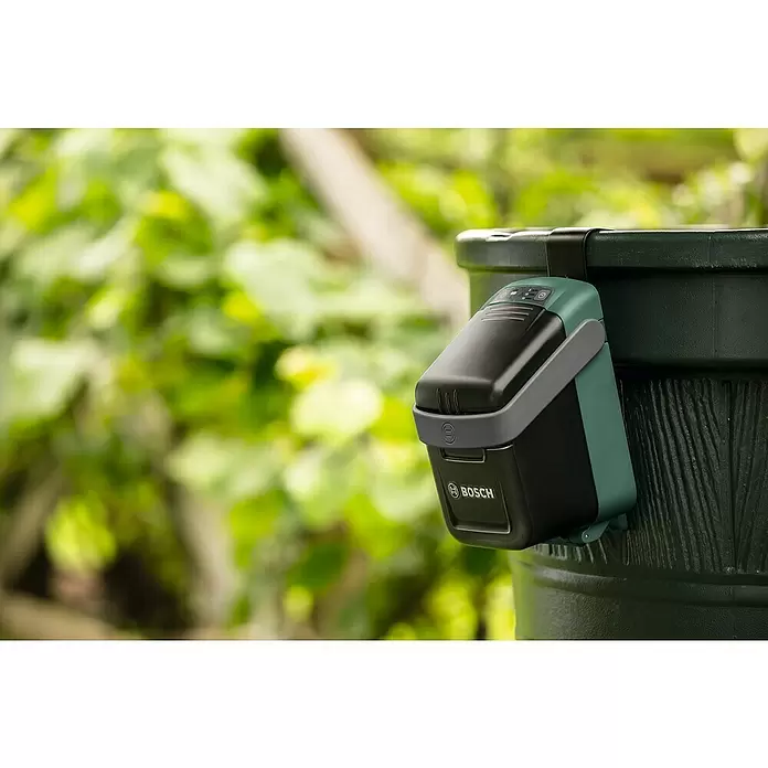 Bosch Wandhalterung - Passend für: Bosch Akku-Regenwasserpumpe GardenPump 18 - Detailaufnahme