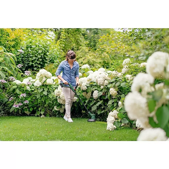 Bosch 18 V Power for All Akumulatorski trimer Easy GrassCut - 18 V, 2 Ah, Litij-ionska, 1 baterija, Širina reza: 23 cm - Proizvod u upotrebi