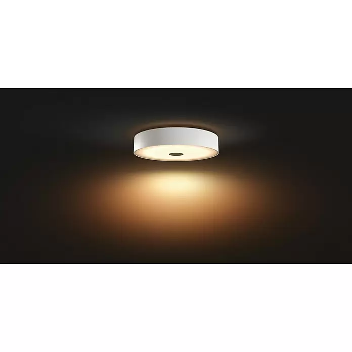 Philips Hue LED-Deckenleuchte rund - 33 W, Ø x H: 44,4 x 9,8 cm, Weiß, Warmweiß - Stimmungsaufnahme