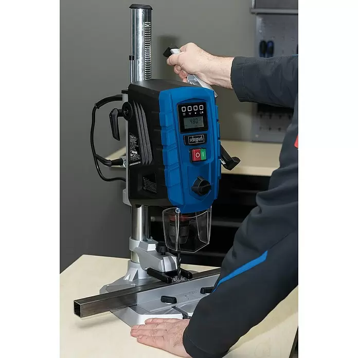 Scheppach Tischbohrmaschine DP 60 - 710 W, Leerlaufdrehzahl: 0 U/min - 2.600 U/min, Spannweite Bohrfutter: 1,5 mm - 13 mm - Anwendungsbeispiel