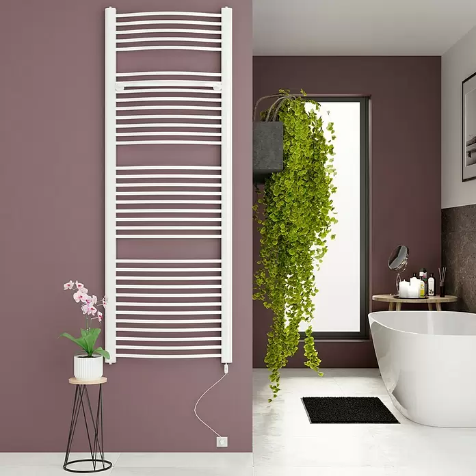 Admiral Elektro-Badheizkörper Mannheim - 60 x 177 cm, 900 W, Weiß, Heizstab - Stimmungsaufnahme