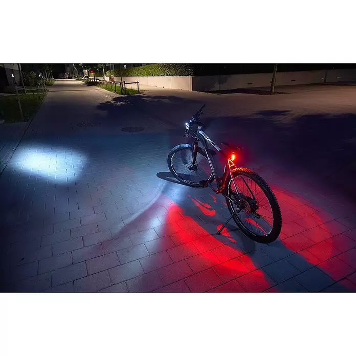 Fischer LED-Akkuleuchten-Set Twin - 5 -tlg., Lichtstärke: 50 Lux, Leuchtdauer: 4 h, Spritzwassergeschützt - Stimmungsaufnahme