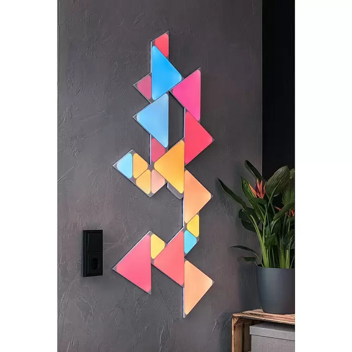 Nanoleaf LED-Panel Shapes Triangles 9er Starter Set 2. Generation - L x B x H: 23 x 20 x 0,6 cm, Weiß, RGBW - Stimmungsaufnahme