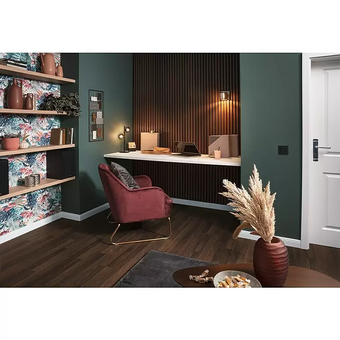FibroTech Akustikpaneel Basic - Smoked Oak, 2.440 x 605 x 22 mm, 1 Paneel - Stimmungsaufnahme