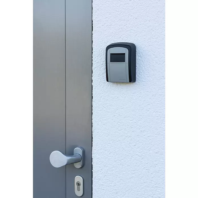 Stabilit Schlüsselbox Key Garage CB0704 - L x B x H: 8,8 x 3,9 x 12 cm, Silber - Stimmungsaufnahme