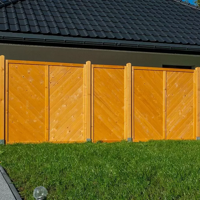 Silvan Sichtschutzelement Regensburg I - 180 x 180 cm, Diagonal verschraubt, Honig - Stimmungsaufnahme