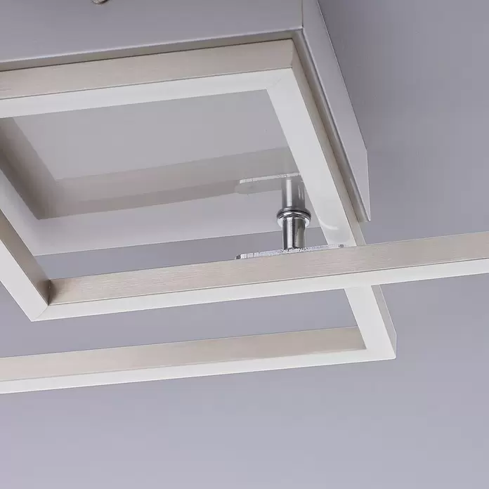 LeuchtenDirekt Plafón LED Iven - 17,5 W, L x An x Al: 35,9 x 35,9 x 7 cm, Acero, Blanco diurno - Primer plano