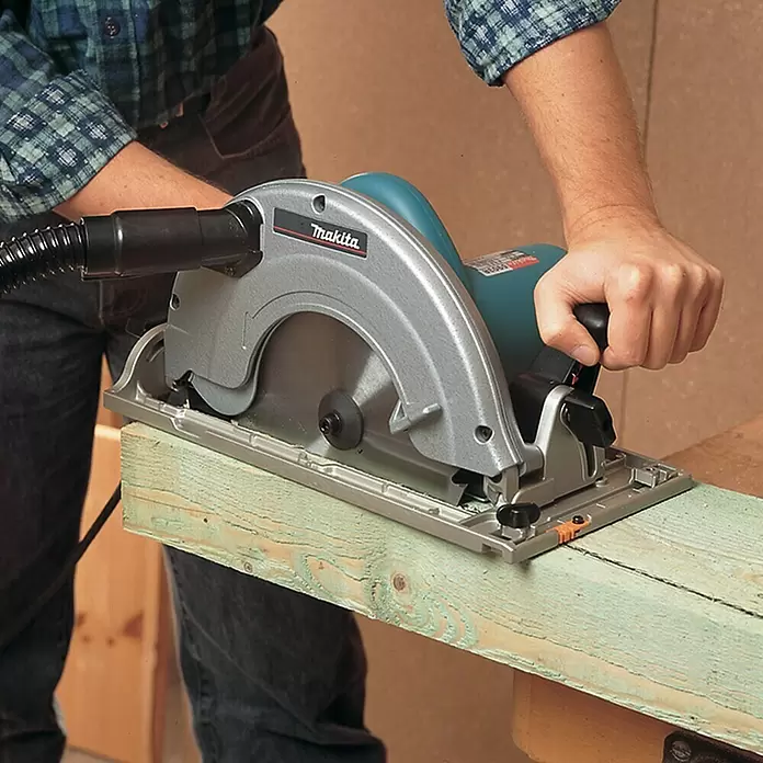 Makita Handkreissäge 5903R - 2.000 W, Sägeblatt: Ø 235 mm, 4.500 U/min - Anwendungsbeispiel