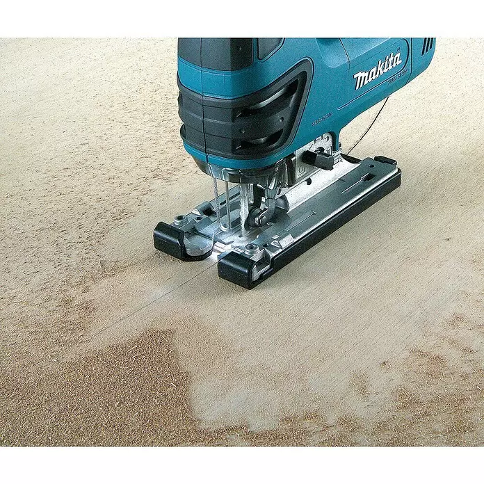 Makita Pendelhubstichsäge 4350FCTJ - 720 W, 800 Hübe/min - 2.800 Hübe/min - Anwendungsbeispiel