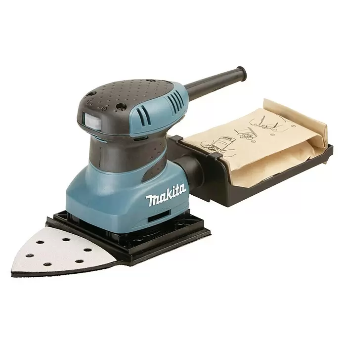 Makita Schwingschleifer BO4565J - 200 W, Schwingzahl: 28.000 U/min, Schleiffläche: 102 x 114 mm - Diagonale Ansicht