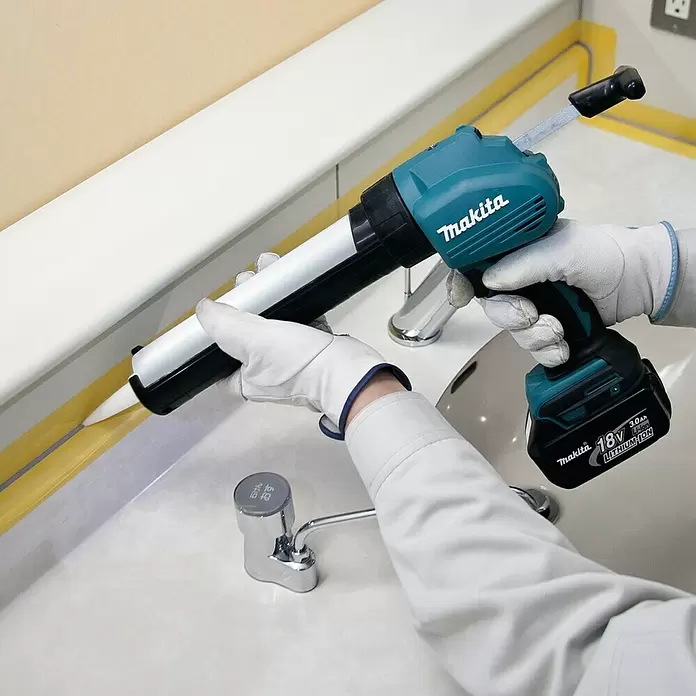 Makita Akku-Kartuschenpresse DCG180ZX - 18 V, Li-Ionen, Ohne Akku, Geeignet für: 310 ml Kartuschen - Anwendungsbeispiel