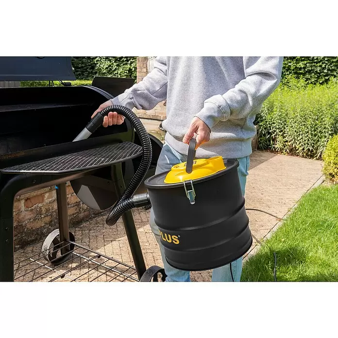 PowerPlus Aspirador para ceniza POWX3010 - 1.200 W, 20 l - Producto en uso