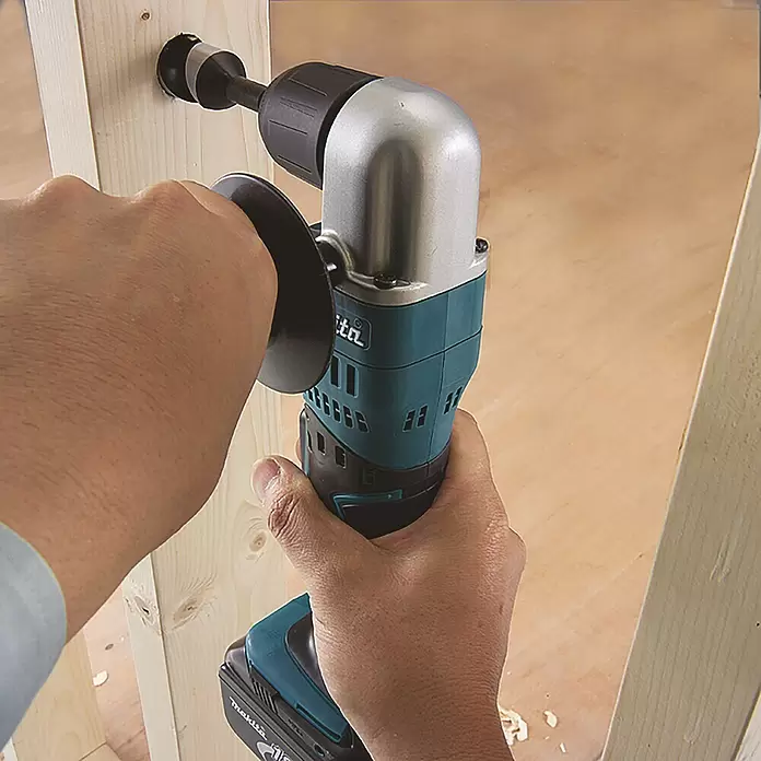 Makita Akku-Winkelbohrmaschine DDA351RTJ - 18 V, 2 Akkus, 5 Ah, Leerlaufdrehzahl: 0 U/min - 1.800 U/min - Anwendungsbeispiel