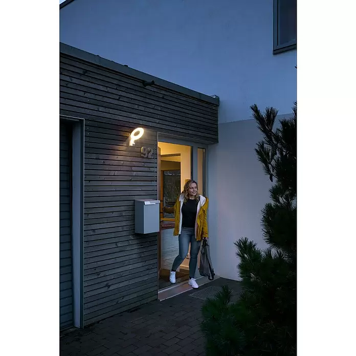 Ledvance Sensor-Außenwandleuchte - 12 W, 167 x 18 x 222 cm, Edelstahl, IP44 - Stimmungsaufnahme