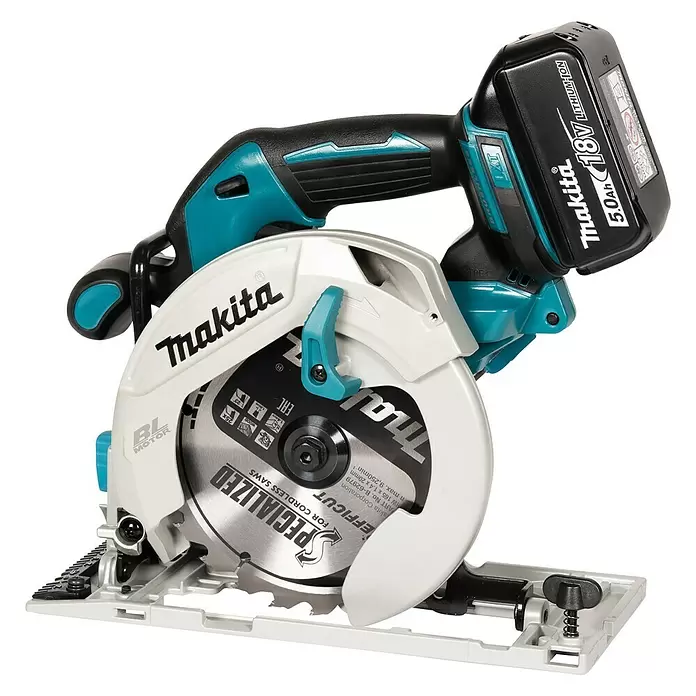 Makita Akku-Handkreissäge DHS680RTJ - 18 V, Li-Ionen, 5 Ah, 2 Akkus, Leerlaufdrehzahl: 5.000 U/min - Diagonale Ansicht