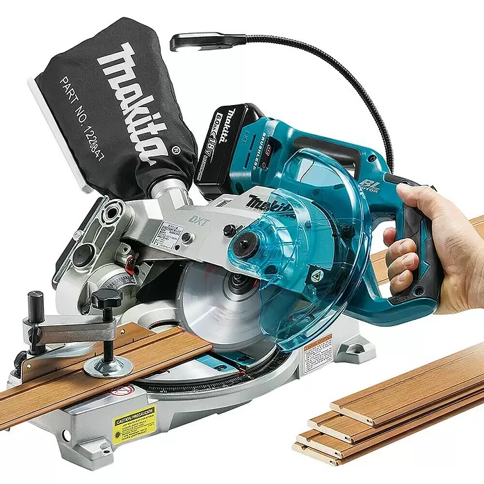 Makita Akku-Kapp- & Gehrungssäge DLS600Z - 18 V, Ohne Akku, Leerlaufdrehzahl: 5.000 U/min - Anwendungsbeispiel
