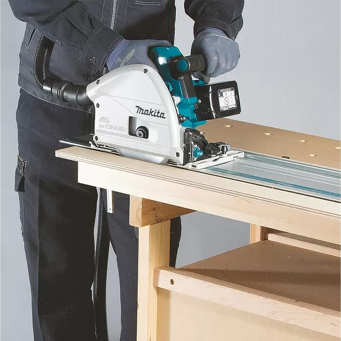 Makita Akku-Tauchsäge DSP601ZJU - 18 V, Ohne Akku, Sägeblatt: Ø 165 mm, 2.500 U/min - 6.300 U/min - Anwendungsbeispiel