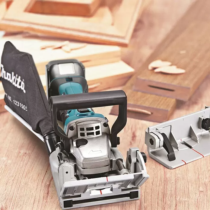 Makita Akku-Flachdübelfräse DPJ180Z - 18 V, Ohne Akku, 0 Ah, Schnitttiefe: 20 mm - Stimmungsaufnahme