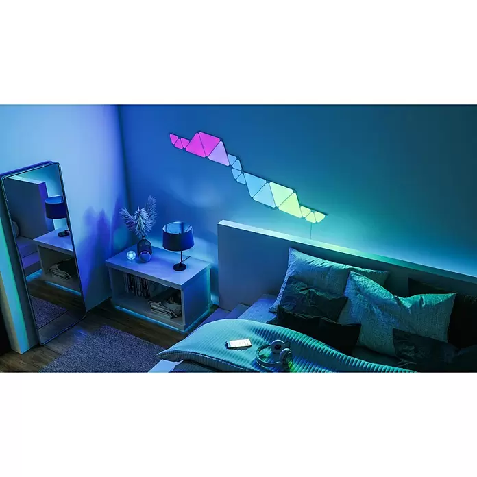 Nanoleaf LED-Panel Shapes Triangles 15er Starter Set 2. Generation - L x B x H: 23 x 20 x 0,6 cm, Weiß, RGBW - Stimmungsaufnahme