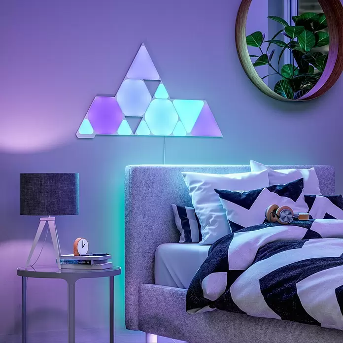 Nanoleaf LED-Panel Shapes Triangles 15er Starter Set 2. Generation - L x B x H: 23 x 20 x 0,6 cm, Weiß, RGBW - Stimmungsaufnahme