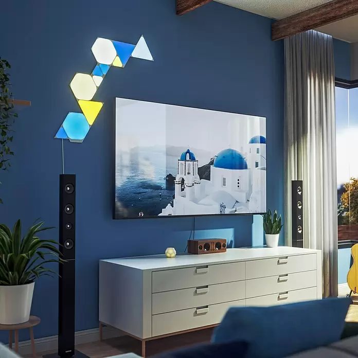 Nanoleaf LED-Panel Shapes Triangles 15er Starter Set 2. Generation - L x B x H: 23 x 20 x 0,6 cm, Weiß, RGBW - Stimmungsaufnahme