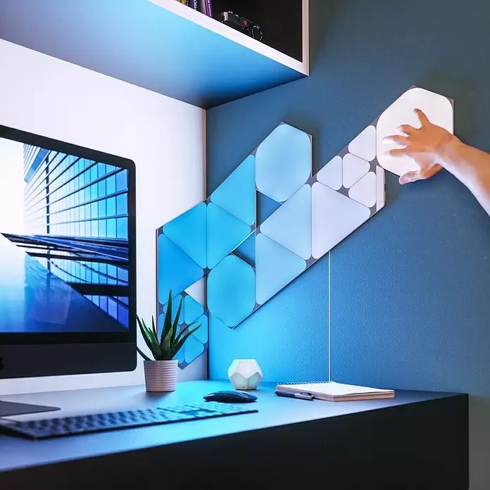 Nanoleaf LED-Panel Shapes Triangles 15er Starter Set 2. Generation - L x B x H: 23 x 20 x 0,6 cm, Weiß, RGBW - Stimmungsaufnahme