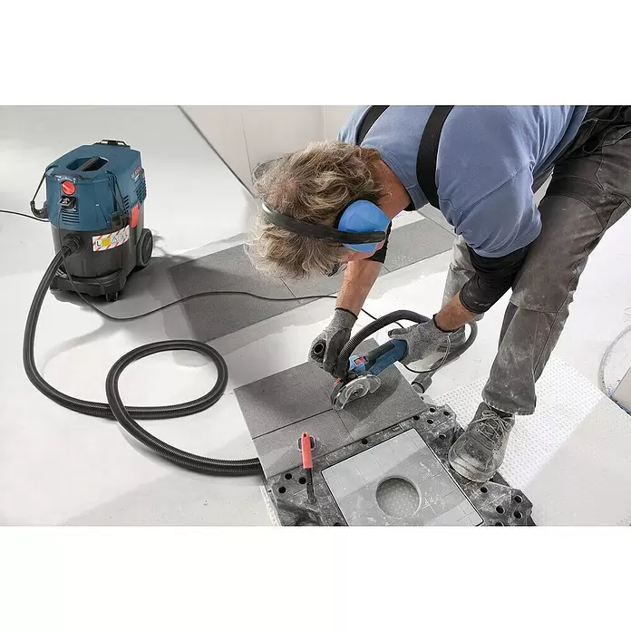 Bosch Professional Nass-Trockensauger GAS 35 L SFC+ - 1.380 W, 23 l - Anwendungsbeispiel