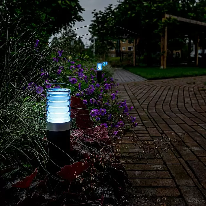 Garden Lights Sokkellamp voor buiten Arco - 5 W, Zwart, 65 x 65 x 405 mm - Toepassingsvoorbeeld