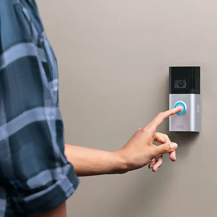 Ring Türklingel mit Kamera Video Doorbell 4 - Nickel matt/Schwarz, 1.920 x 1.080 Pixel (Full HD), 2,8 x 6,2 x 12,8 cm - Anwendungsbeispiel