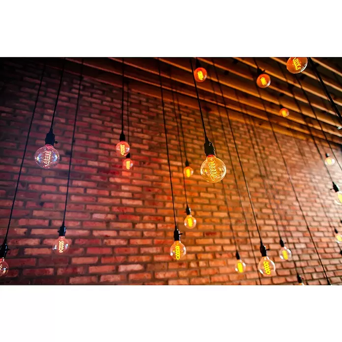 Müller-Licht Tint LED-Leuchtmittel Retro Globe - E27, 5,5 W, G95, 380 lm, Einstellbare Farbtemperatur - Stimmungsaufnahme
