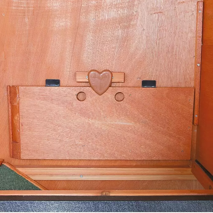 Kleintierstall - L x B x H: 116 x 65 x 111 cm, Ausstattung: Freigehege, Braun - Detailaufnahme