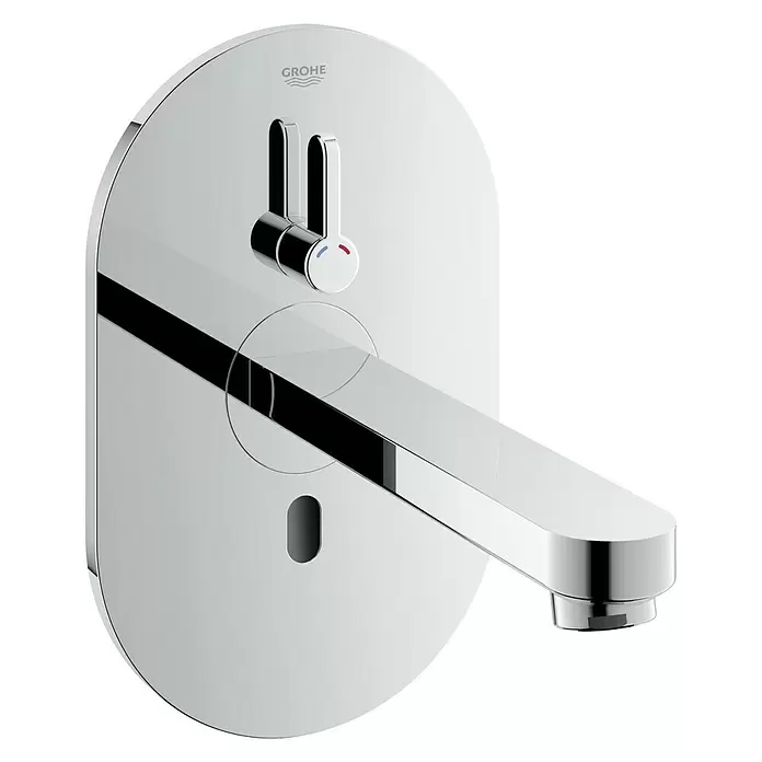 Grohe Eurosmart Wand-Waschtischarmatur - Chrom, Glänzend, Ausladung: 170 mm, Einstellbare Temperaturbegrenzung - Diagonale Ansicht