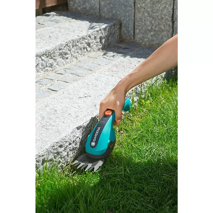 Gardena ClassicCut Akku-Gras- & Strauchschere - 3,6 V, Li-Ionen, 1 Akku, Messerbreite: 8 cm - Anwendungsbeispiel